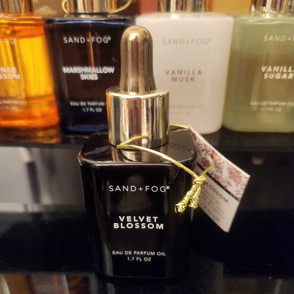 SAND + FOG Velvet Blossom Eau de Parfum Oil - Black